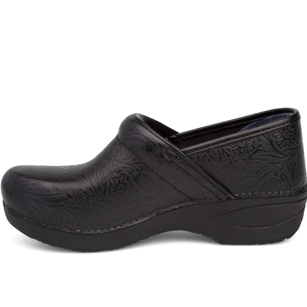 ➰Slip Resistant Clogs